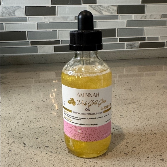 AMINNAH - 24k Gold Glow Vanilla Oil - Picture 2 of 5